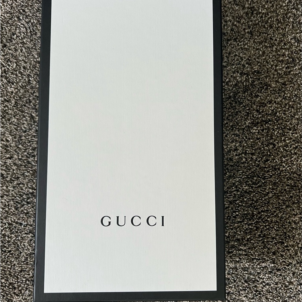 Gucci White and Black Gift Box